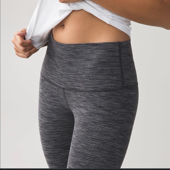 Lululemon Wunder Under Crop (Hi-Rise) *21" - Picture 4 of 10